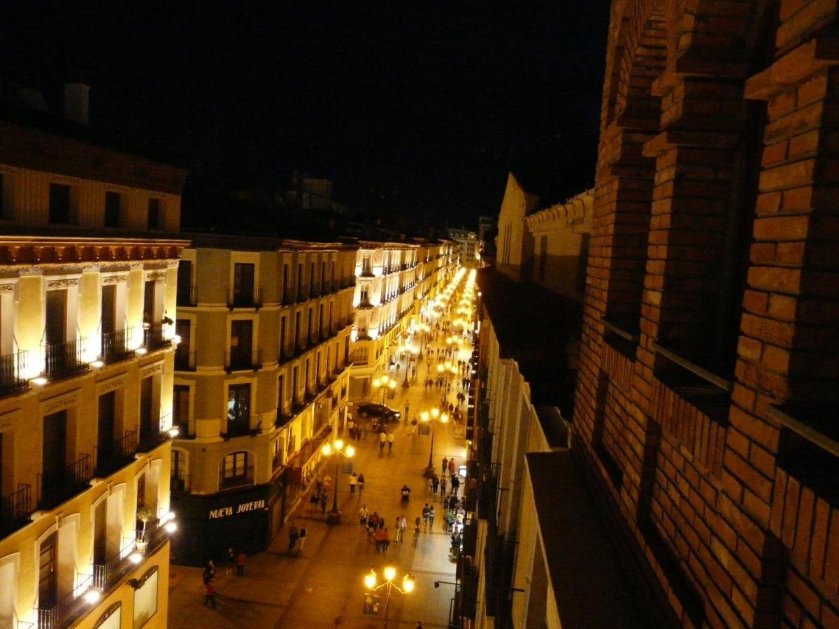 El Balcon De Pilar Apartment Zaragoza Bagian luar foto